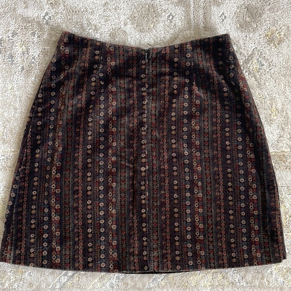 Vintage Express Velvet Mini Skirt - Picture 8 of 12